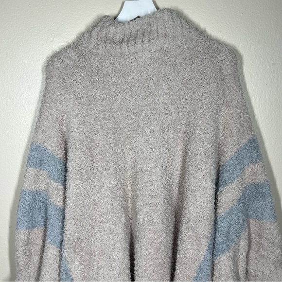 Barefoot Dreams Cozy Chic Beach Poncho Weather Fringe Beige Style 627 One Size - Picture 9 of 10